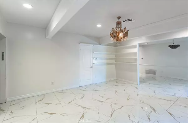 Tarzana, CA 91335,6340 Wilbur AVE