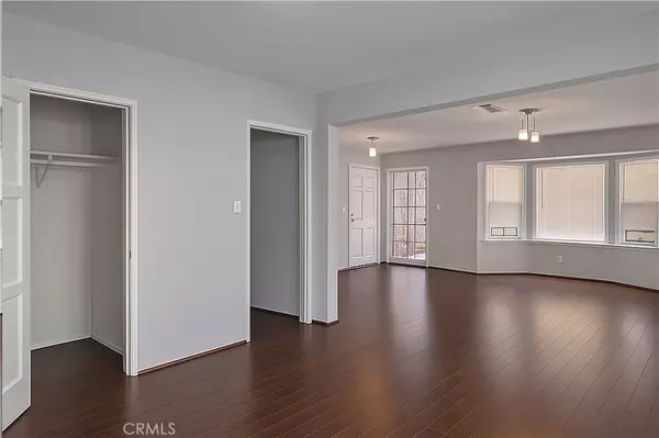 Encino, CA 91316,5052 Newcastle AVE