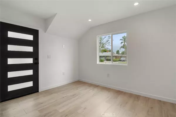 7844 Lasaine, Northridge, CA 91325