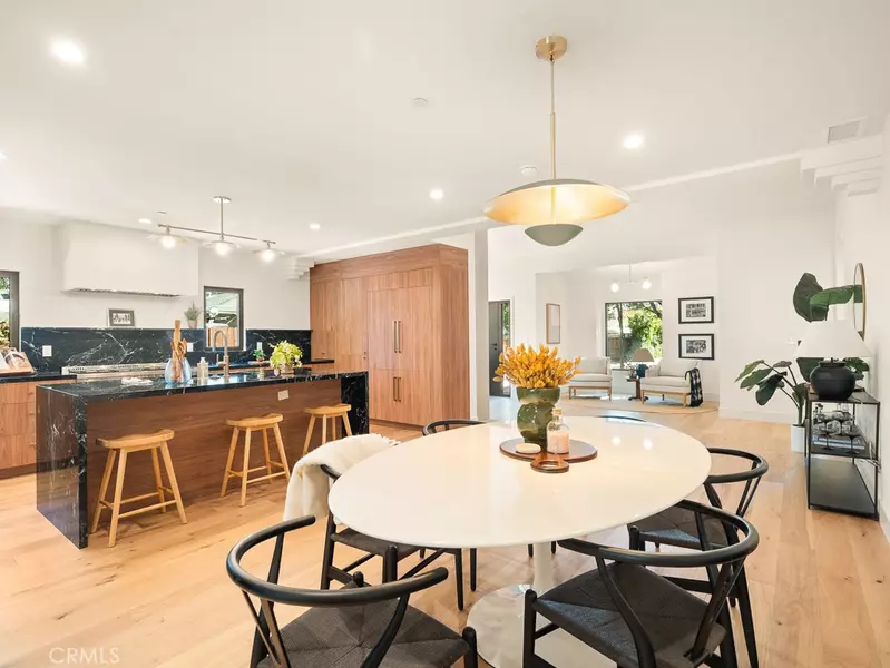 11911 Hartsook, Valley Village, CA 91607