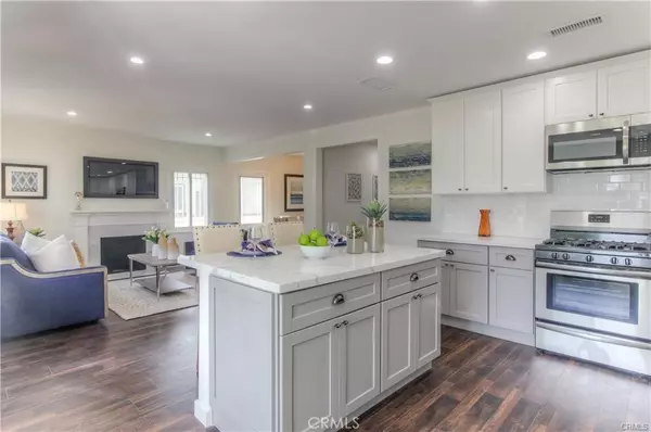 1925 N Screenland, Burbank, CA 91505