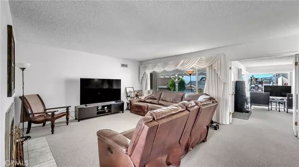 Burbank, CA 91504,919 E Delaware RD