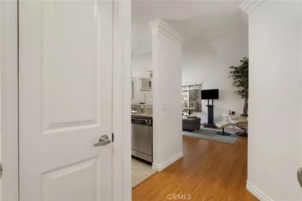 Burbank, CA 91505,355 N Maple ST #243