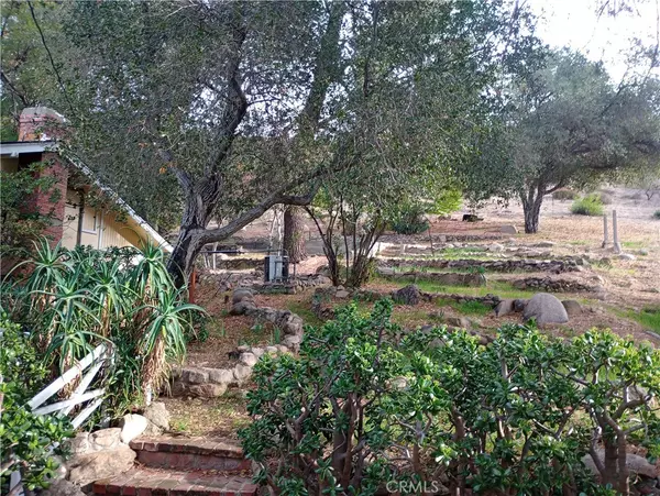 Sunland, CA 91040,7916 Glenties LN