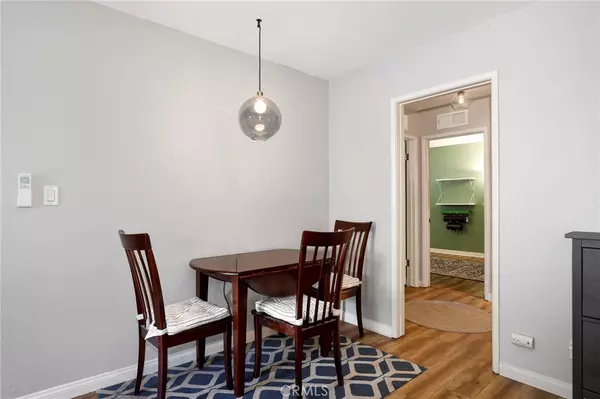 Woodland Hills, CA 91367,6021 Fountain Park Ln #2