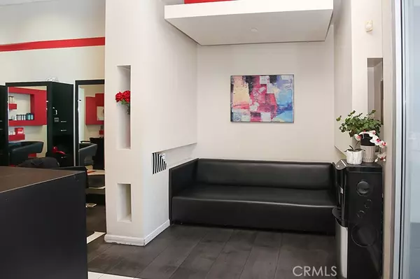 Glendale, CA 91204,919 S Central #E