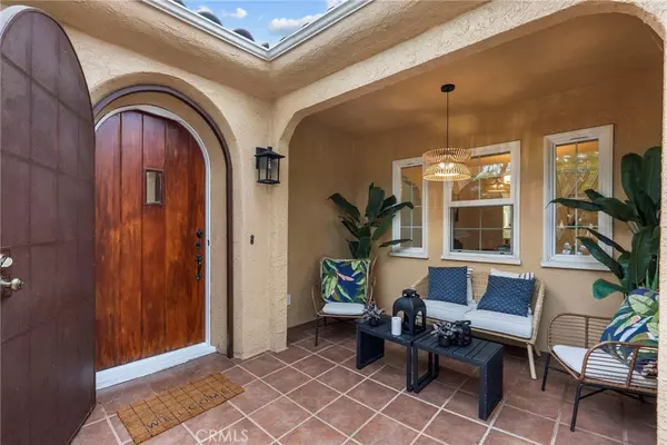 Los Angeles, CA 90018,2928 11th AVE