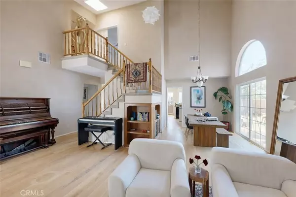 Palmdale, CA 93551,5637 Redwood