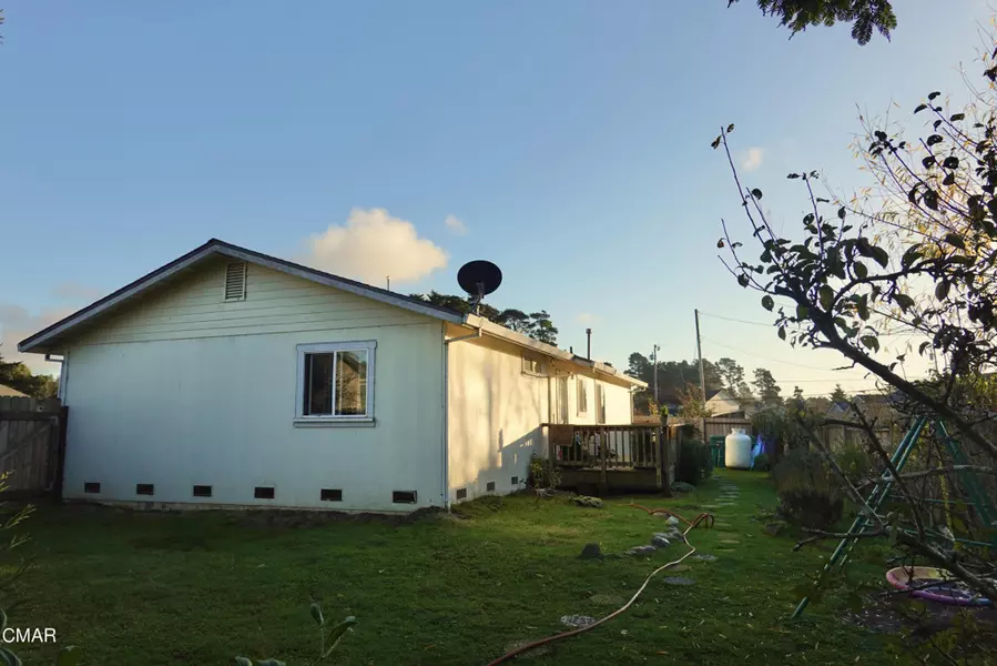 135 Howland CT, Fort Bragg, CA 95437