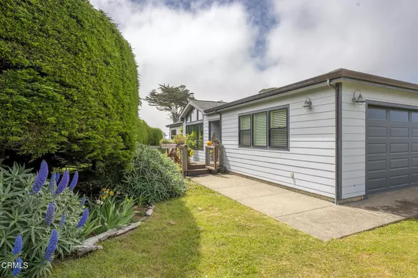 43661 Cypress Parkway,  Manchester,  CA 95459