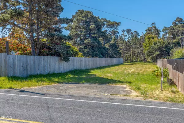 32875 Simpson LN, Fort Bragg, CA 95437