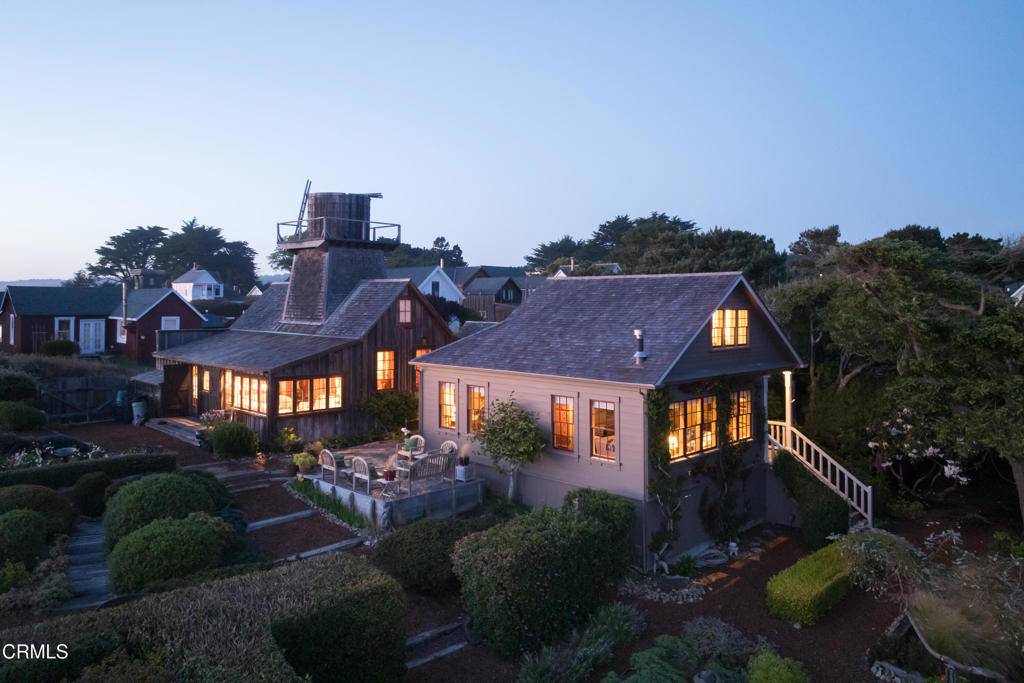 45320 Ukiah ST, Mendocino, CA 95460