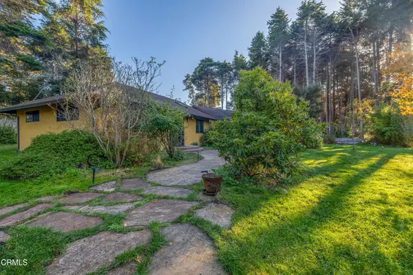 19204 Benson LN, Fort Bragg, CA 95437