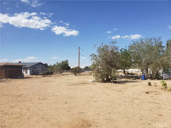 Victorville, CA 92392,13365 Begonia RD