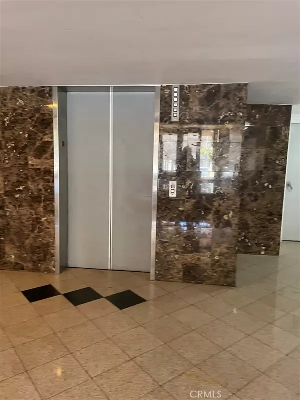 Encino, CA 91316,5135 Zelzah AVE #307