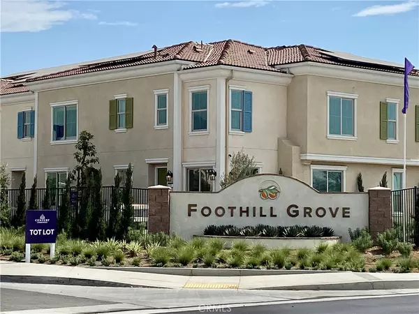 Rialto, CA 92376,989 W Clover AVE #122