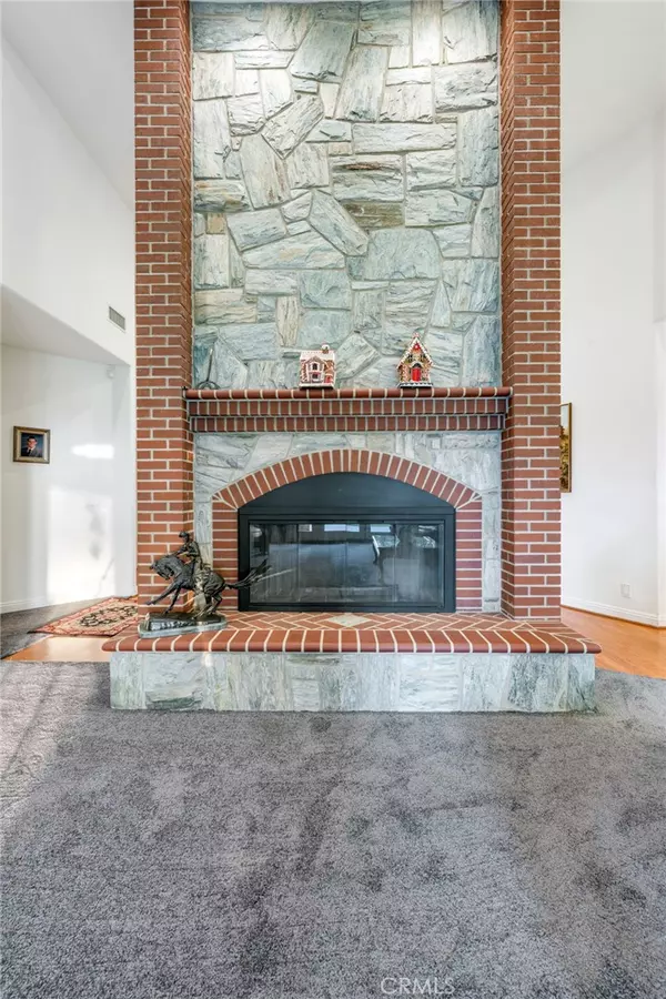 Glendora, CA 91741,1690 Mountain LN