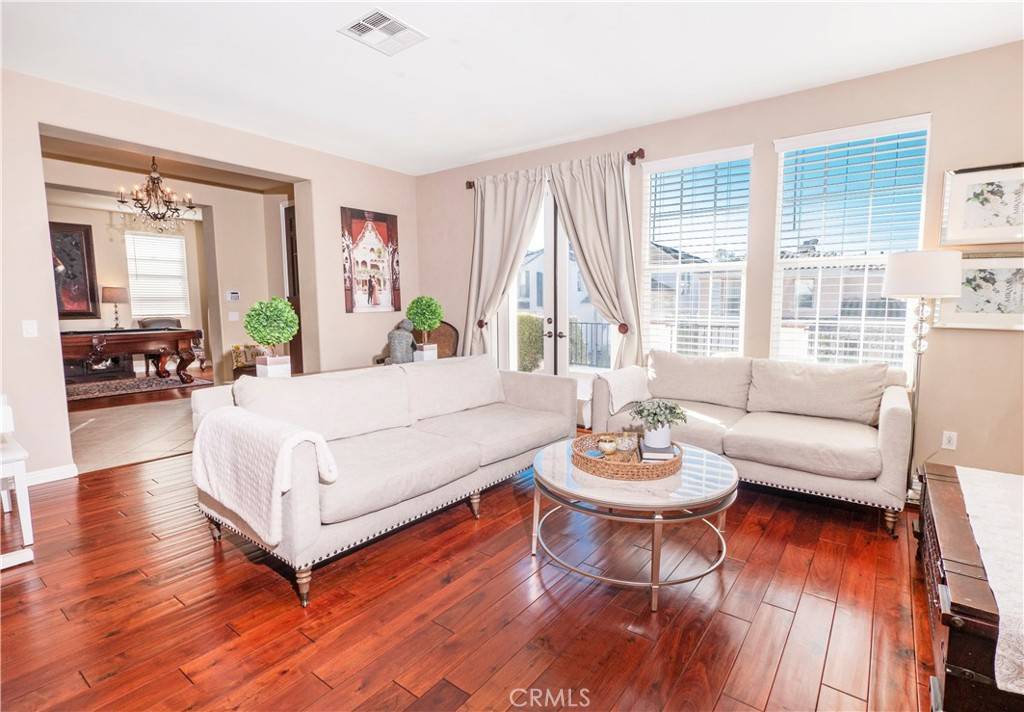 Los Angeles, CA 90042,657 S Avenue 61
