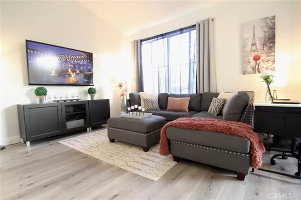 Tustin, CA 92782,2751 Dunstan DR