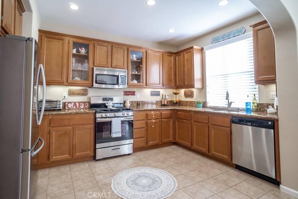 Corona, CA 92883,4432 Owens ST #102