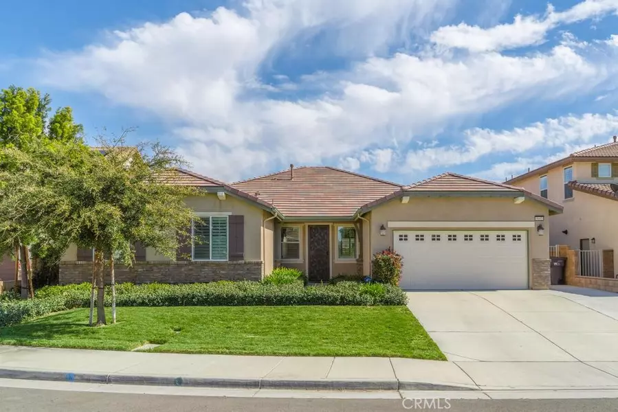 5692 Goldfinch CT, Jurupa Valley, CA 91752