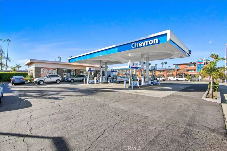 607 S Barranca AVE, Covina, CA 91723