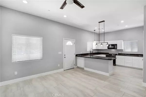 Colton, CA 92324,129 W M ST