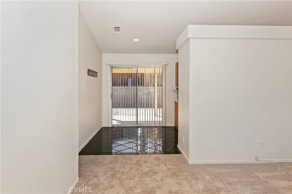 Hesperia, CA 92344,9356 Nolina DR