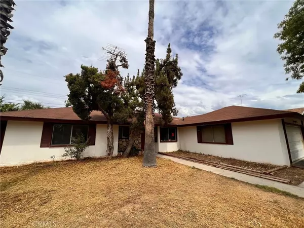 2212 E 17th ST, San Bernardino, CA 92404