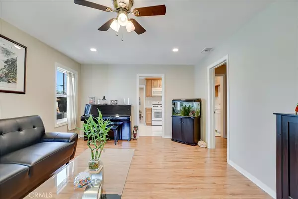 Ontario, CA 91764,554 E I ST