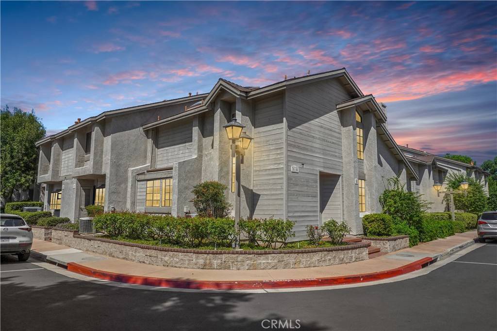 Fullerton, CA 92831,2220 E Chapman AVE #44