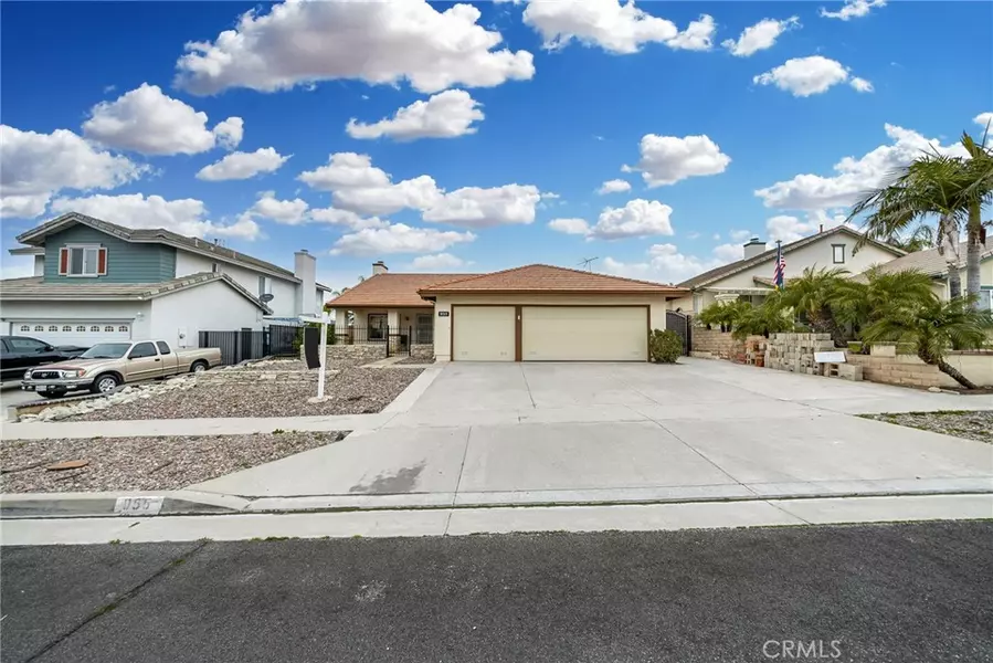 955 Latigo LN, Corona, CA 92882