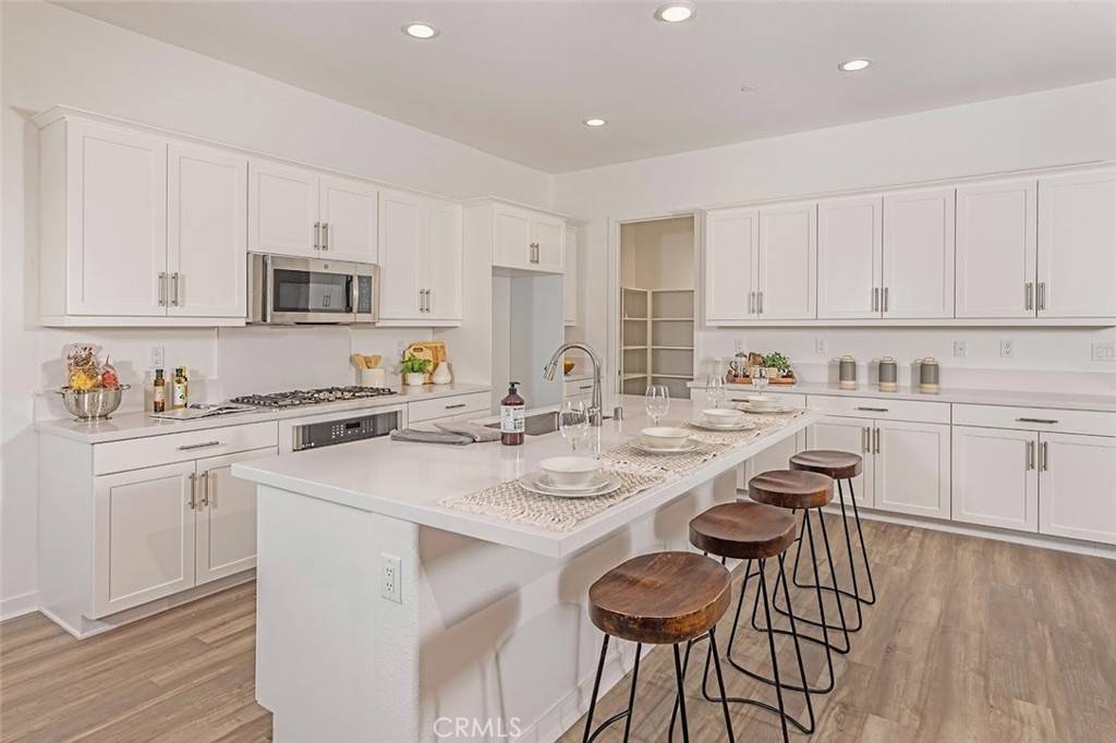 Corona, CA 92883,24074 Brison DR