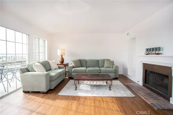 Azusa, CA 91702,1049 Lakeview