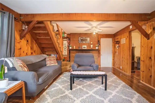 1037 Berne DR, Crestline, CA 92325