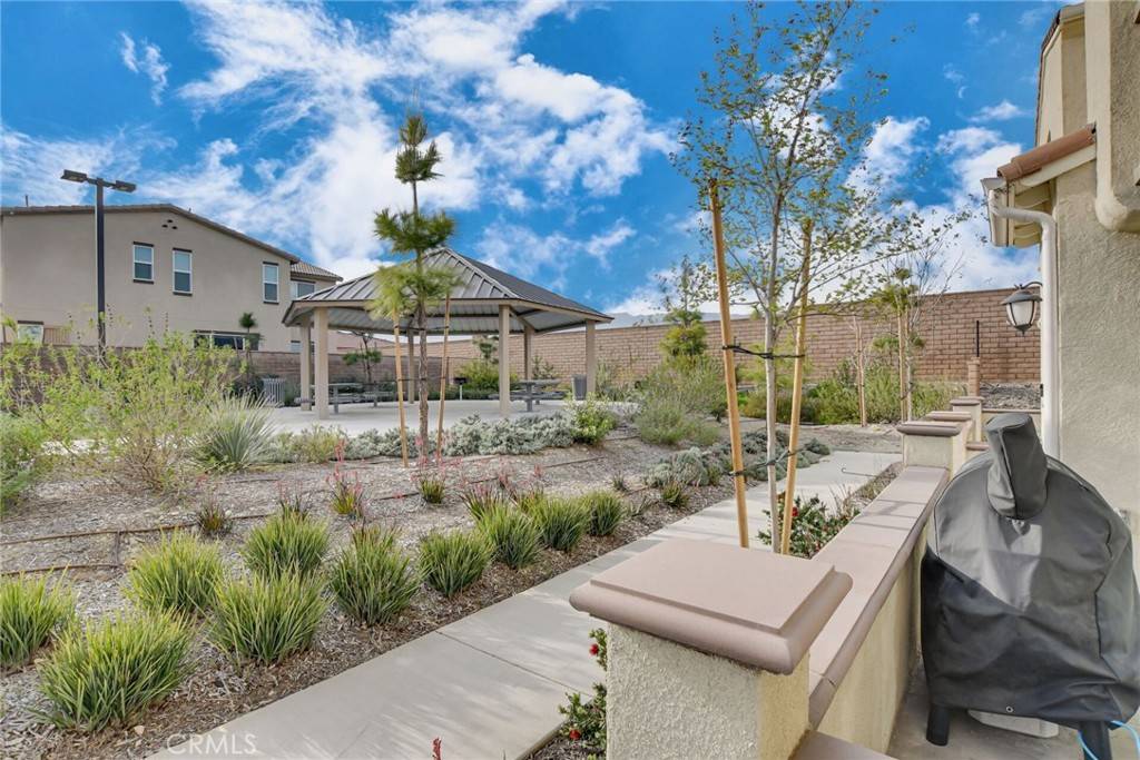 Fontana, CA 92336,7155 Citrus AVE #404