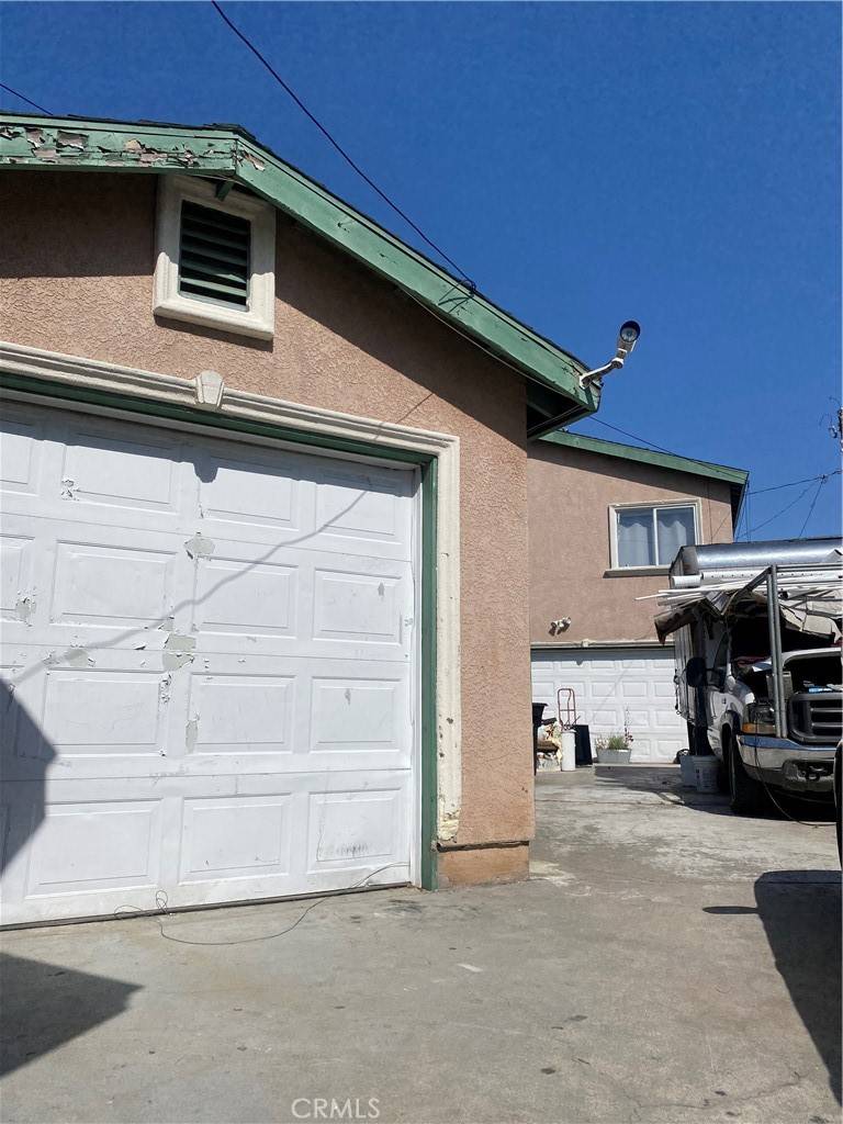 South Gate, CA 90280,8976 Virginia AVE