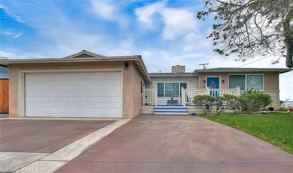 15964 Bluefield AVE, La Mirada, CA 90638