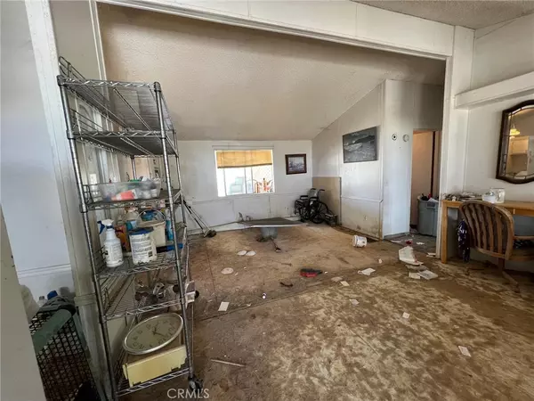 Pinon Hills, CA 92372,461 Joshua Hills RD