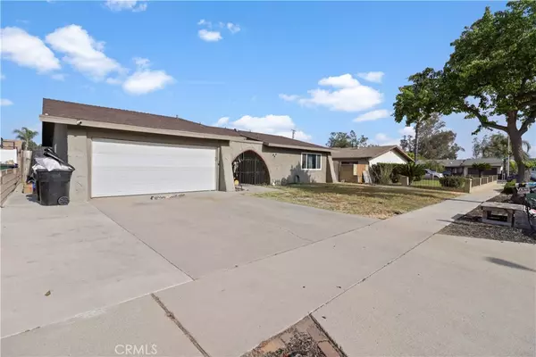 Fontana, CA 92335,8745 Boxwood CT