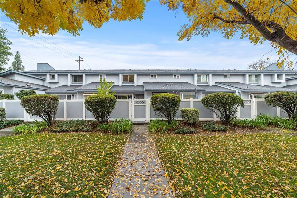 Azusa, CA 91702,900 W Sierra Madre AVE #4