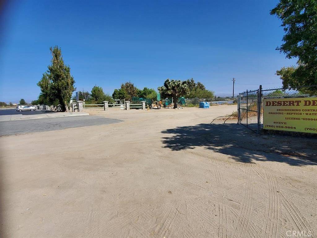 Phelan, CA 92371,4175 Warbler RD