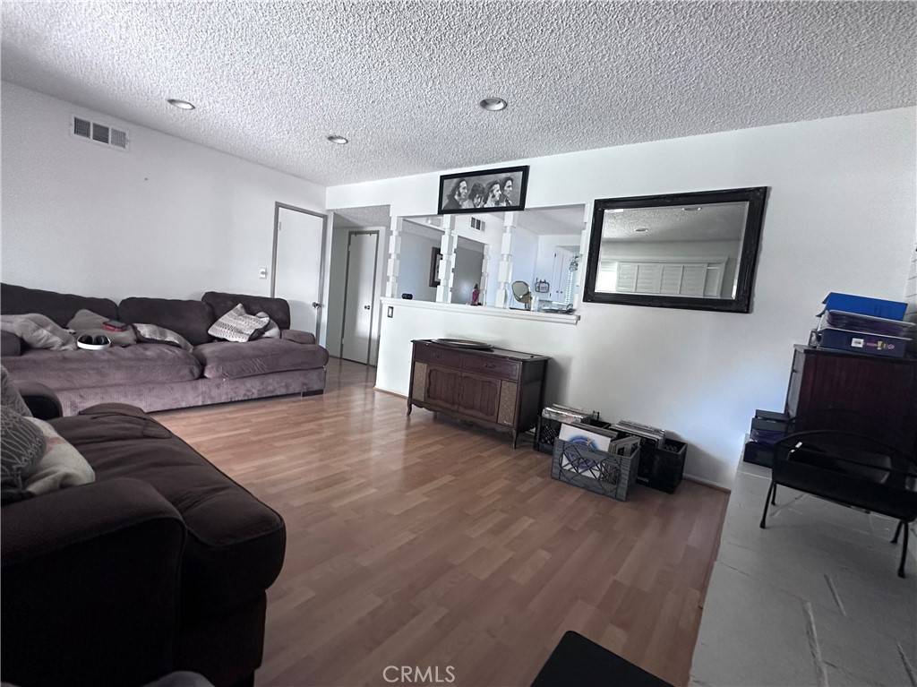 Montclair, CA 91763,10046 Santa Anita AVE
