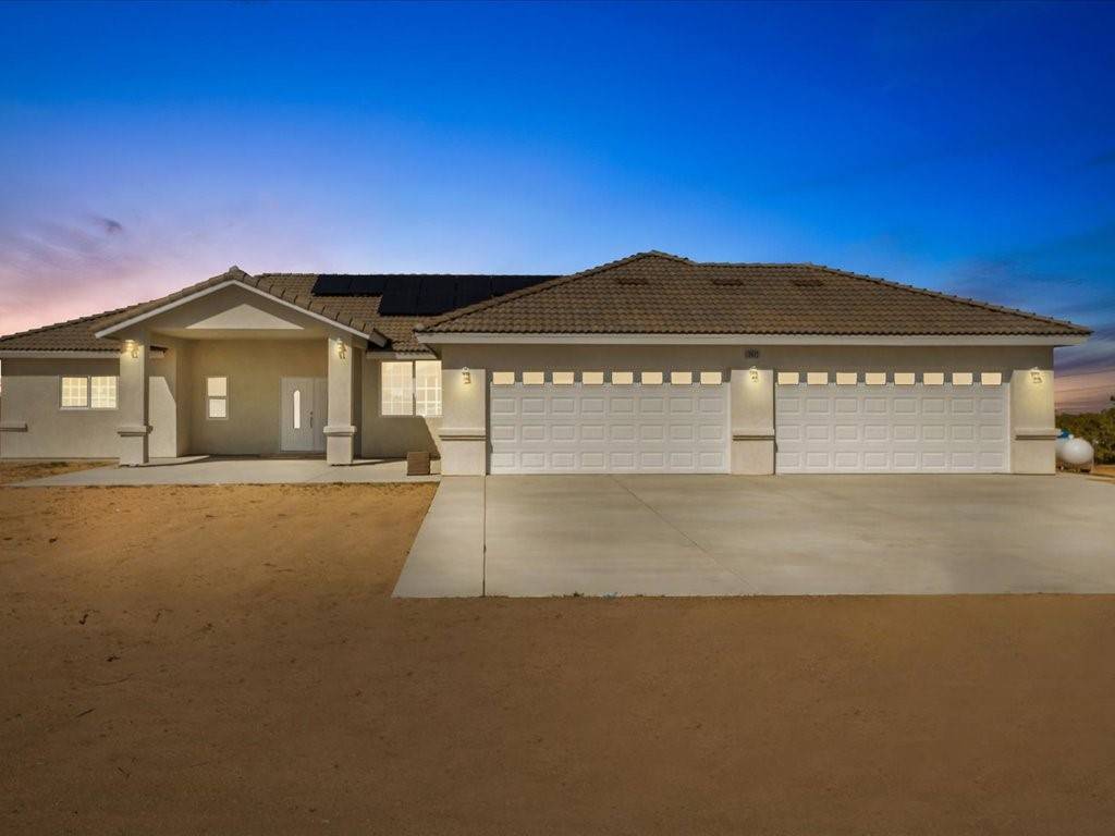 12422 Fir ST, Oak Hills, CA 92344
