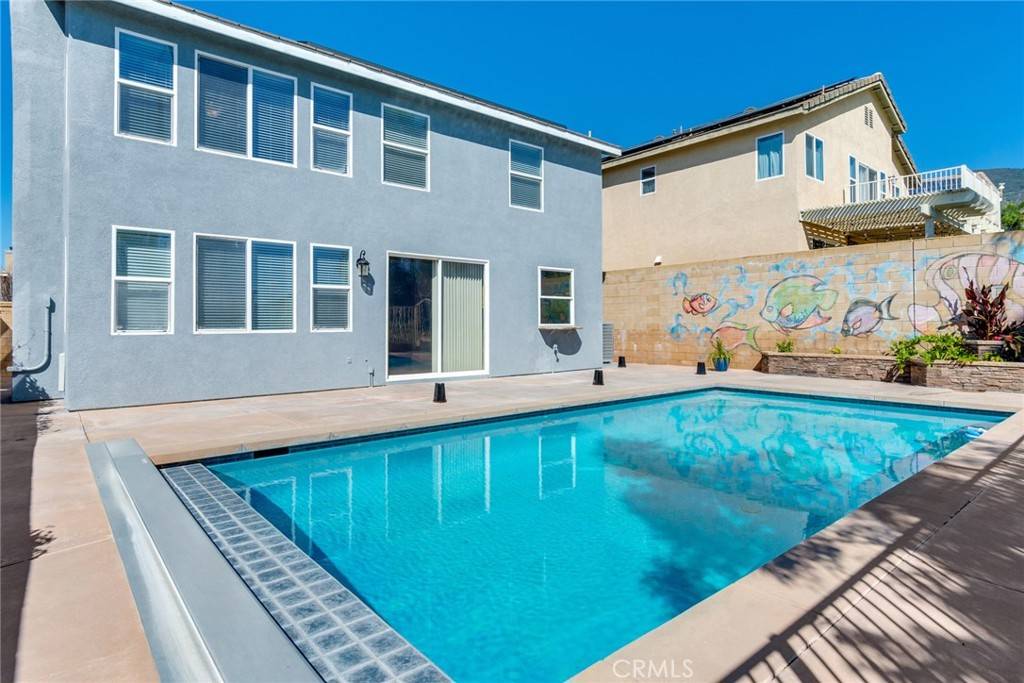 Fontana, CA 92336,5183 Raccoon WAY
