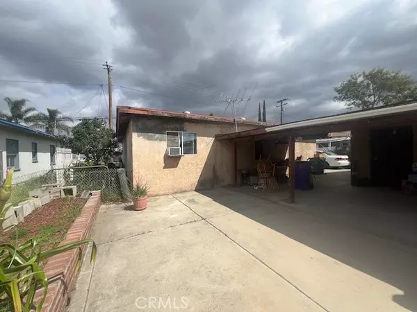 Fontana, CA 92335,14997 Hibiscus AVE