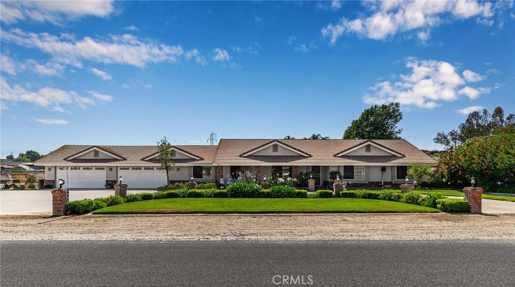 Jurupa Valley, CA 92509,5699 Steve ST