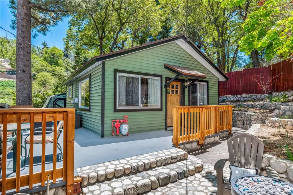 Green Valley Lake, CA 92341,33367 Falling Leaf DR