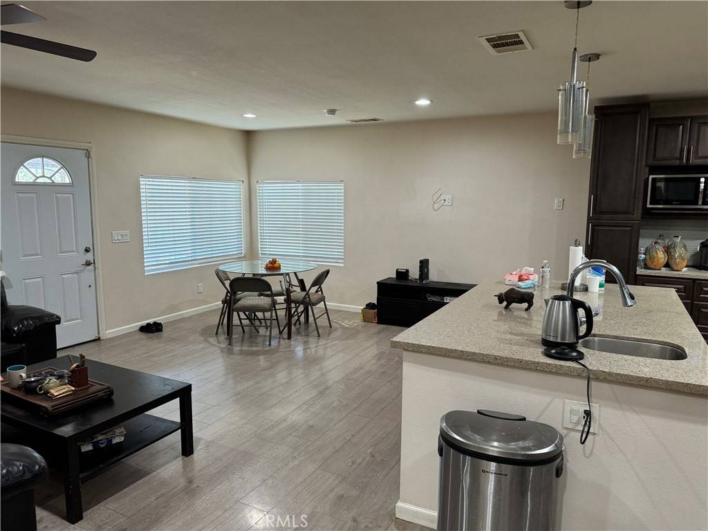 Anza, CA 92539,54850 Cave Rock RD