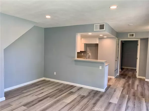 Ontario, CA 91762,320 W Walnut ST #9